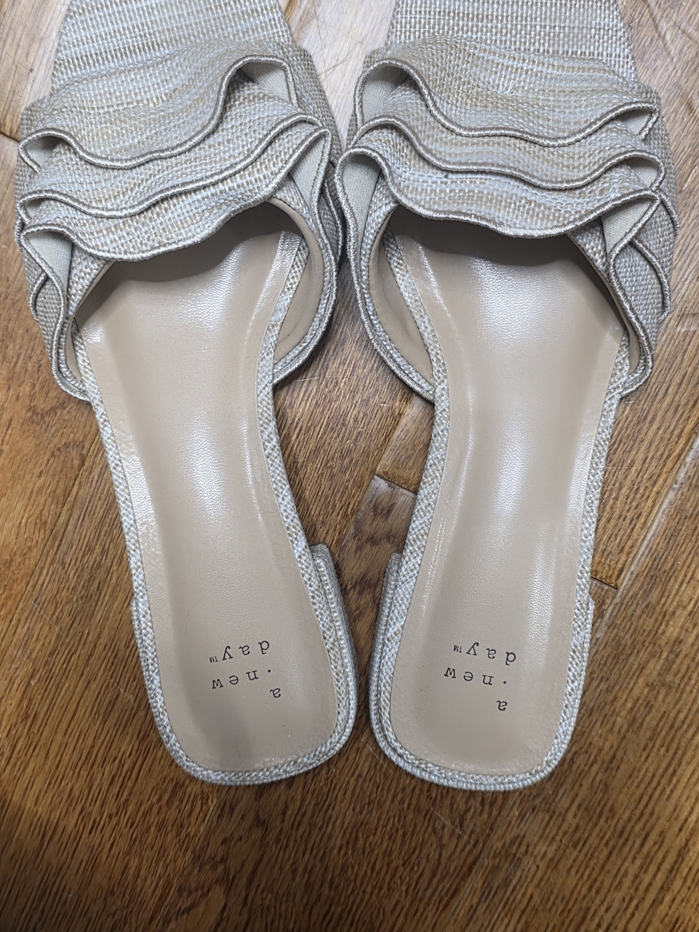 A new day Womans SIZE 9 Lyta Sandals Beige